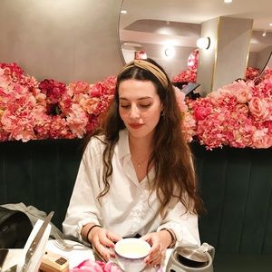 Meet your Posher, Manel